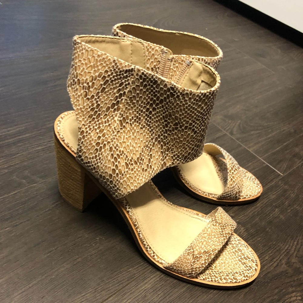 Very Volatile snakeskin heel